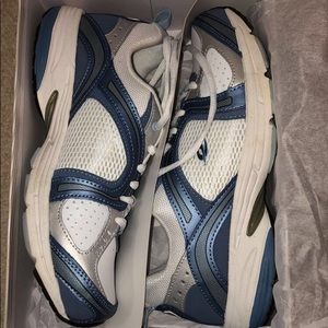 zamper leather walking shoes